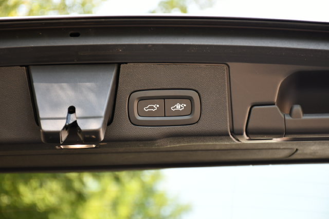 Certified 2026 Volvo XC60 B5 Plus AWD/4WD image 24
