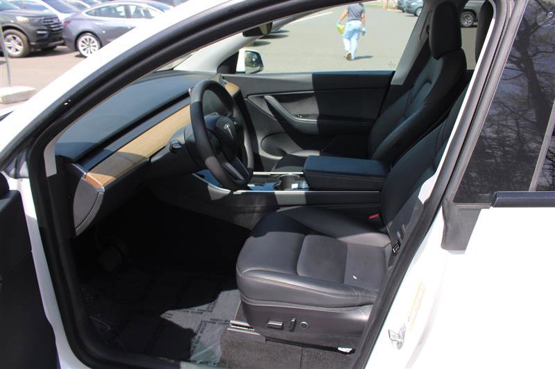 Used 2021 Tesla Model Y Long Range image 11