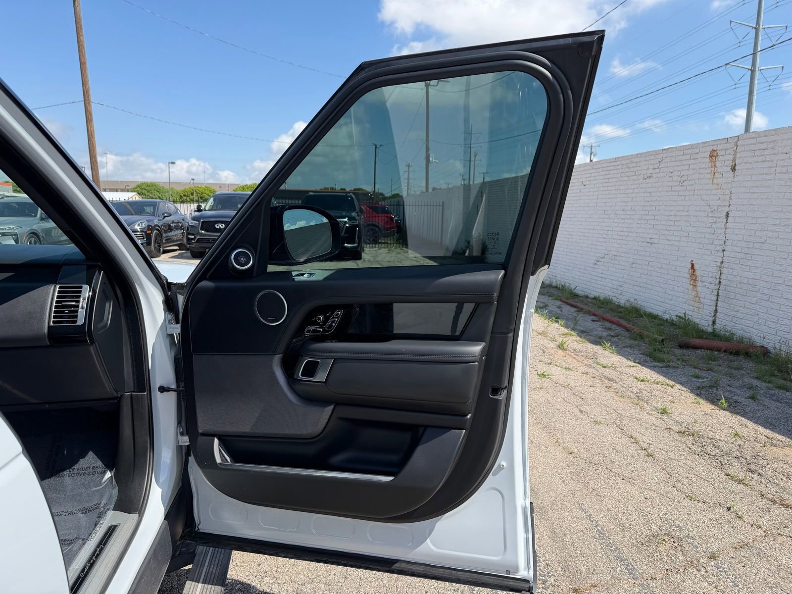 Used 2020 Land Rover Range Rover Autobiography image 27