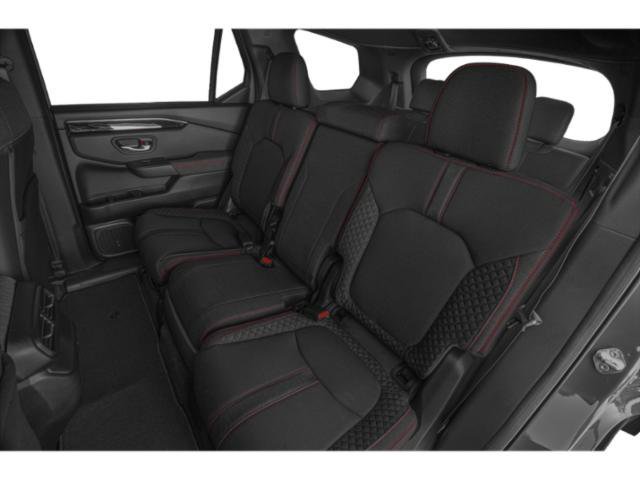 Used 2025 Honda Pilot Sport image 13