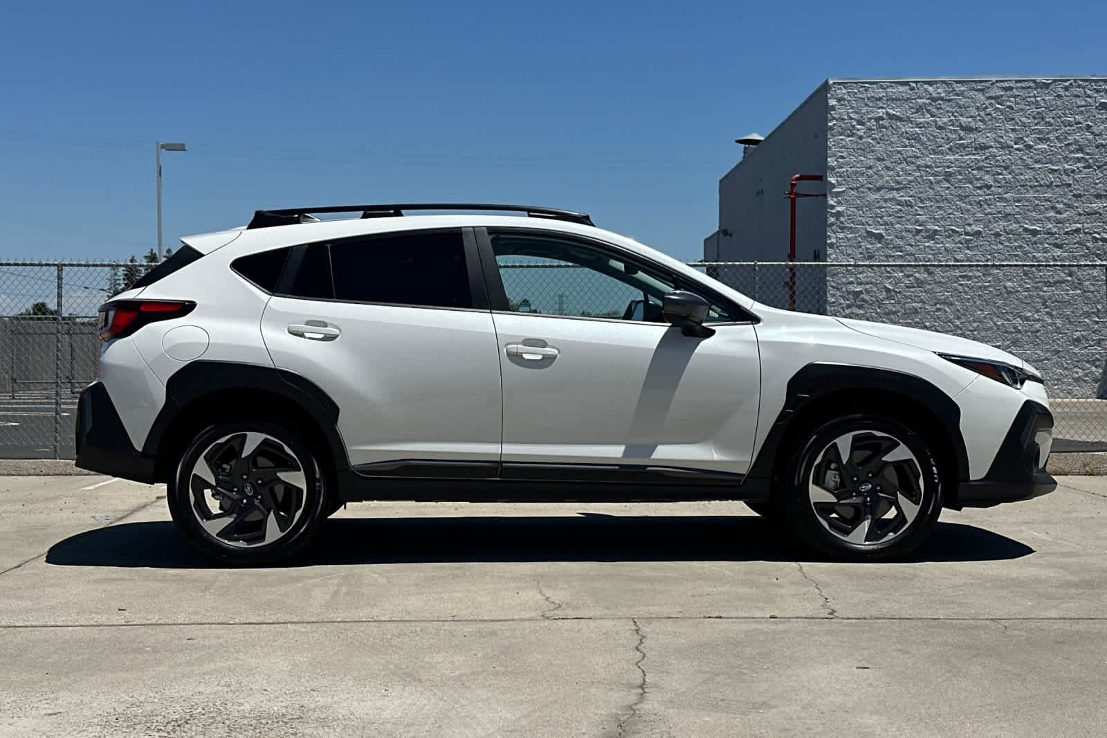 Used 2025 Subaru Crosstrek 2.5i Limited w/ Crosstrek Mirror Package AWD/4WD image 2
