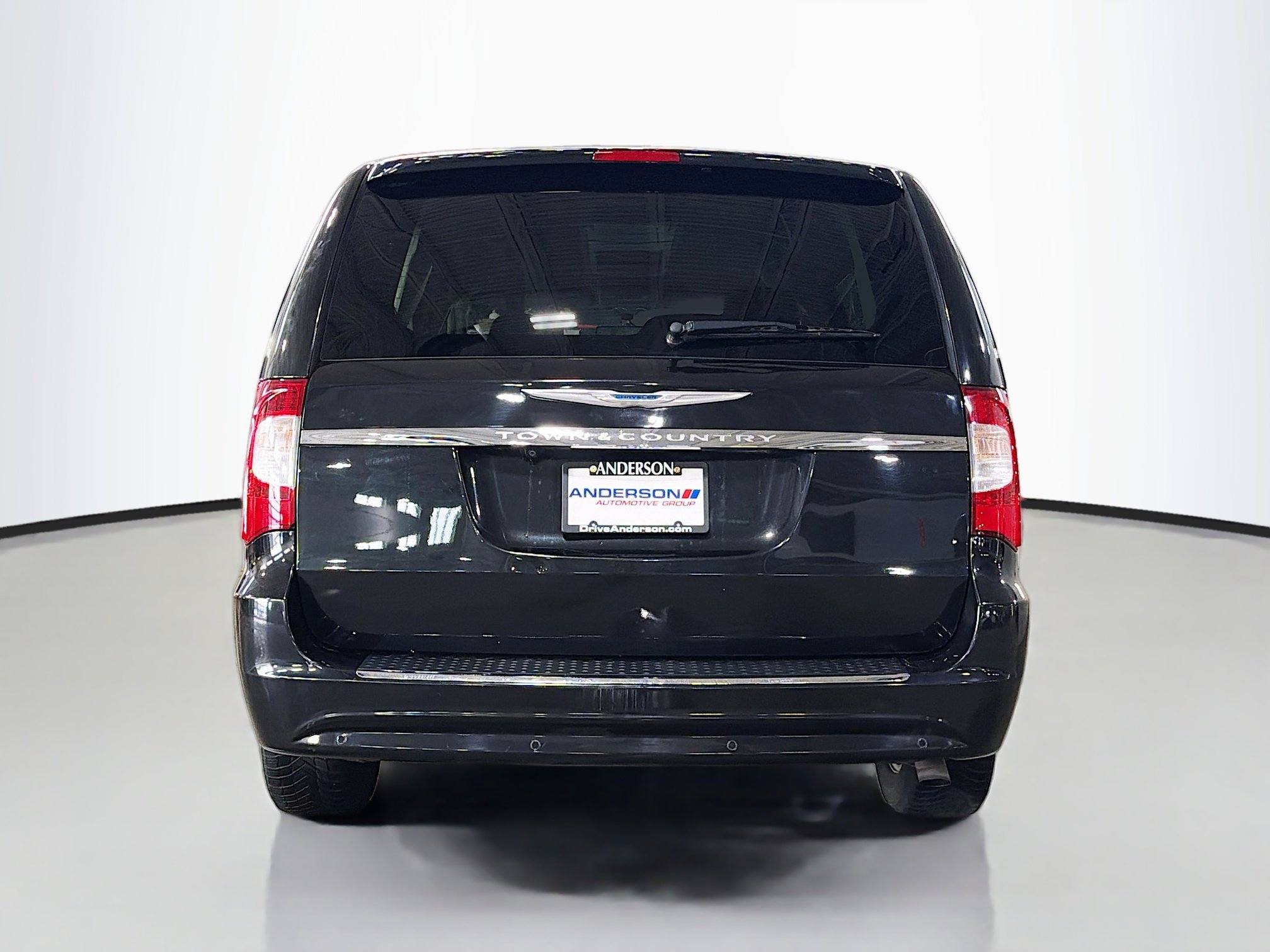 Used 2015 Chrysler Town & Country Touring w/ Driver Convenience Group FWD image 17