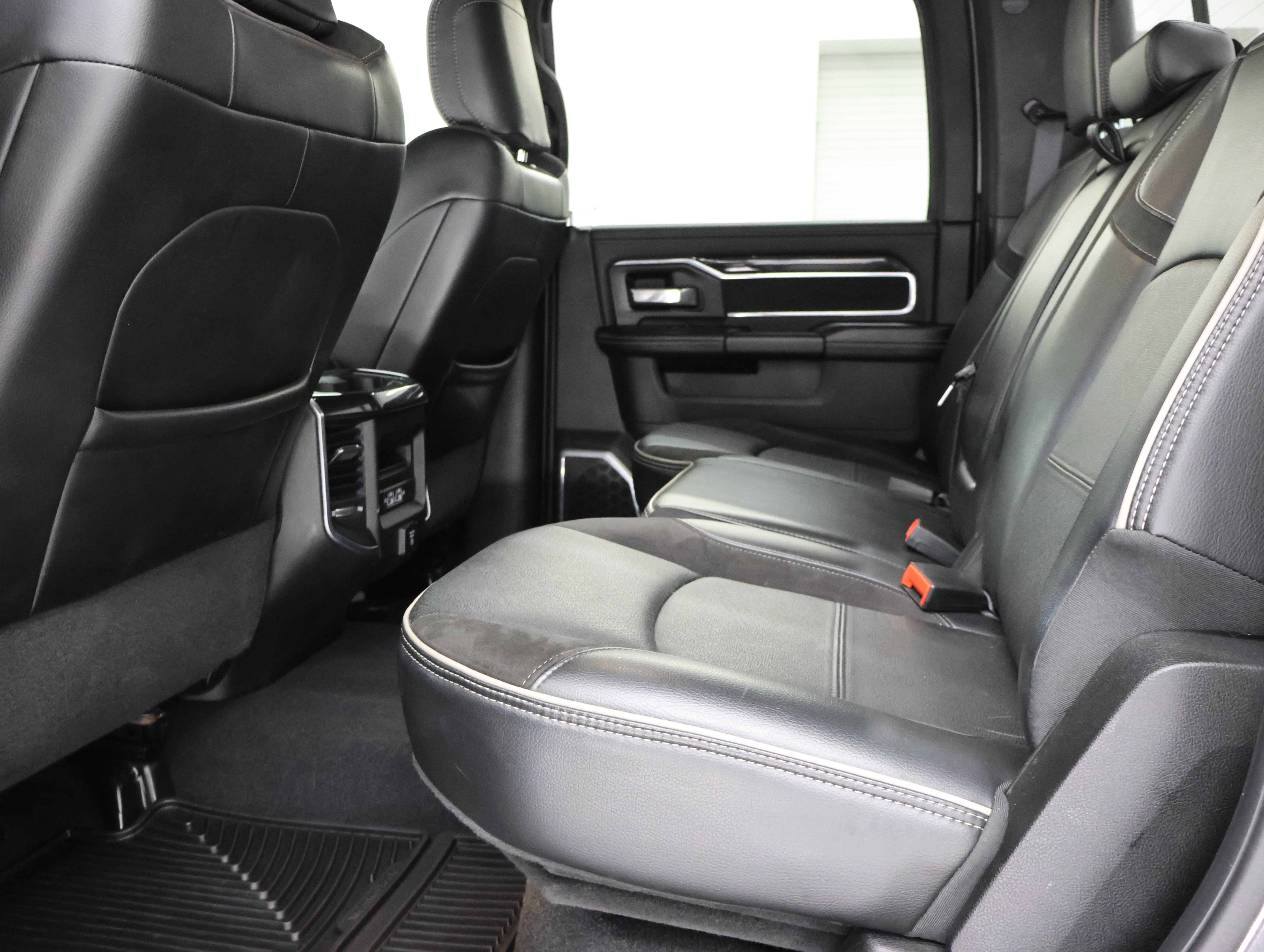 Used 2022 RAM 2500 Laramie AWD/4WD image 9