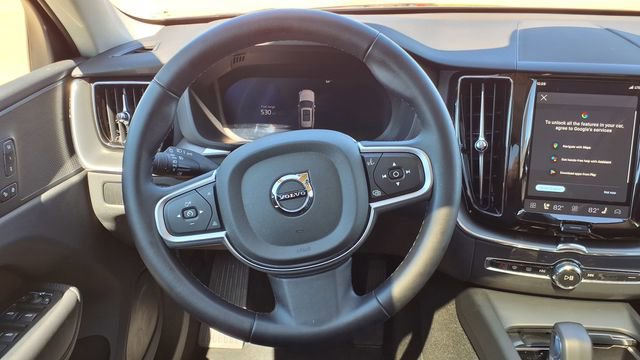 Used 2025 Volvo XC60 B5 Core image 22