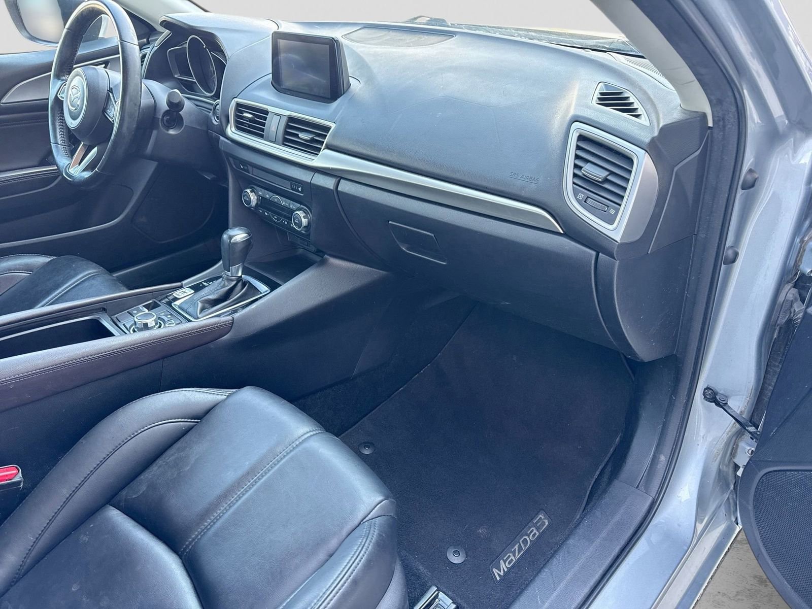 Used 2018 MAZDA MAZDA3 Touring image 7