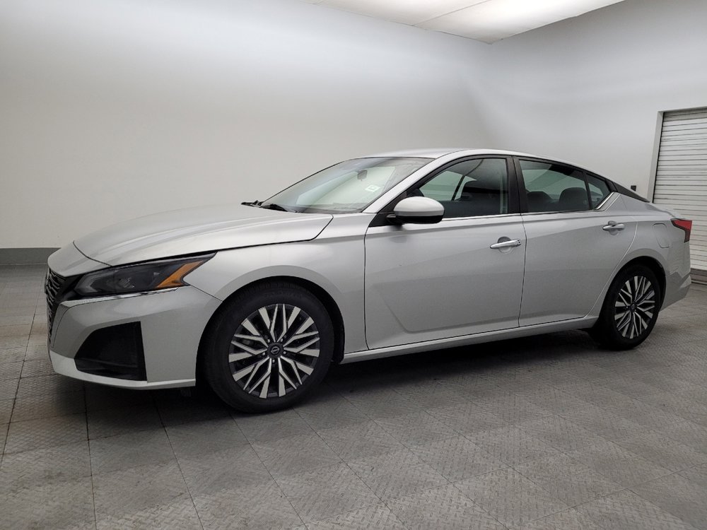 Used 2023 Nissan Altima 2.5 SV image 2