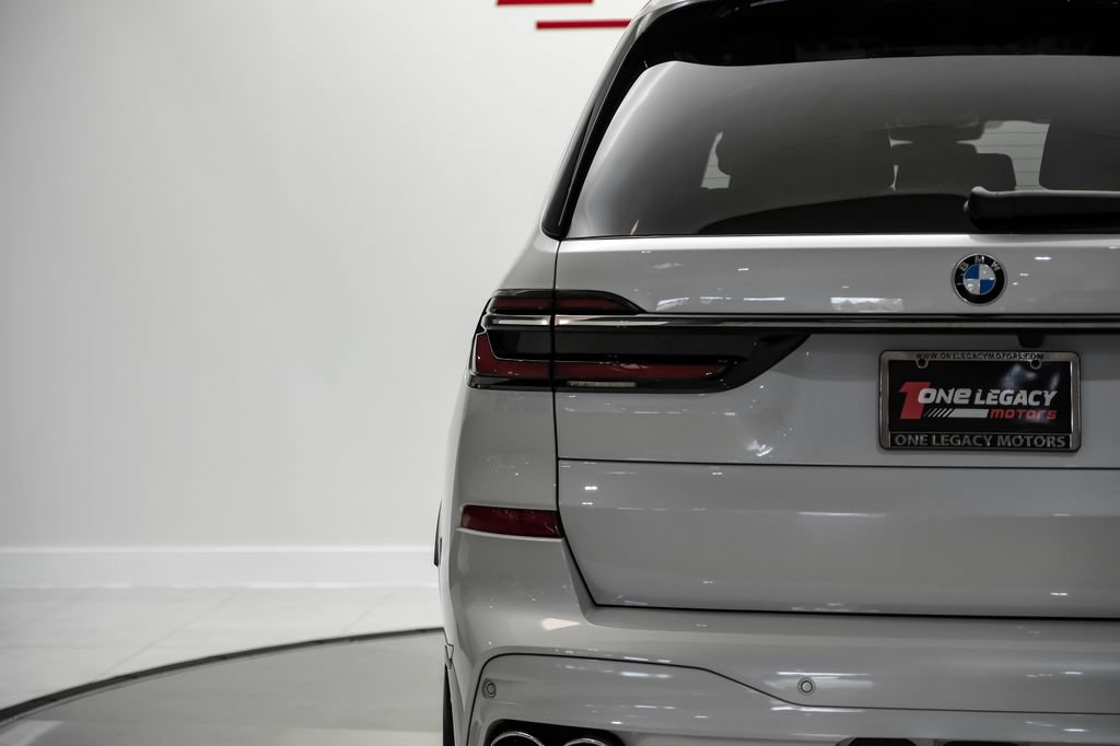 Used 2025 BMW ALPINA XB7 AWD/4WD image 55