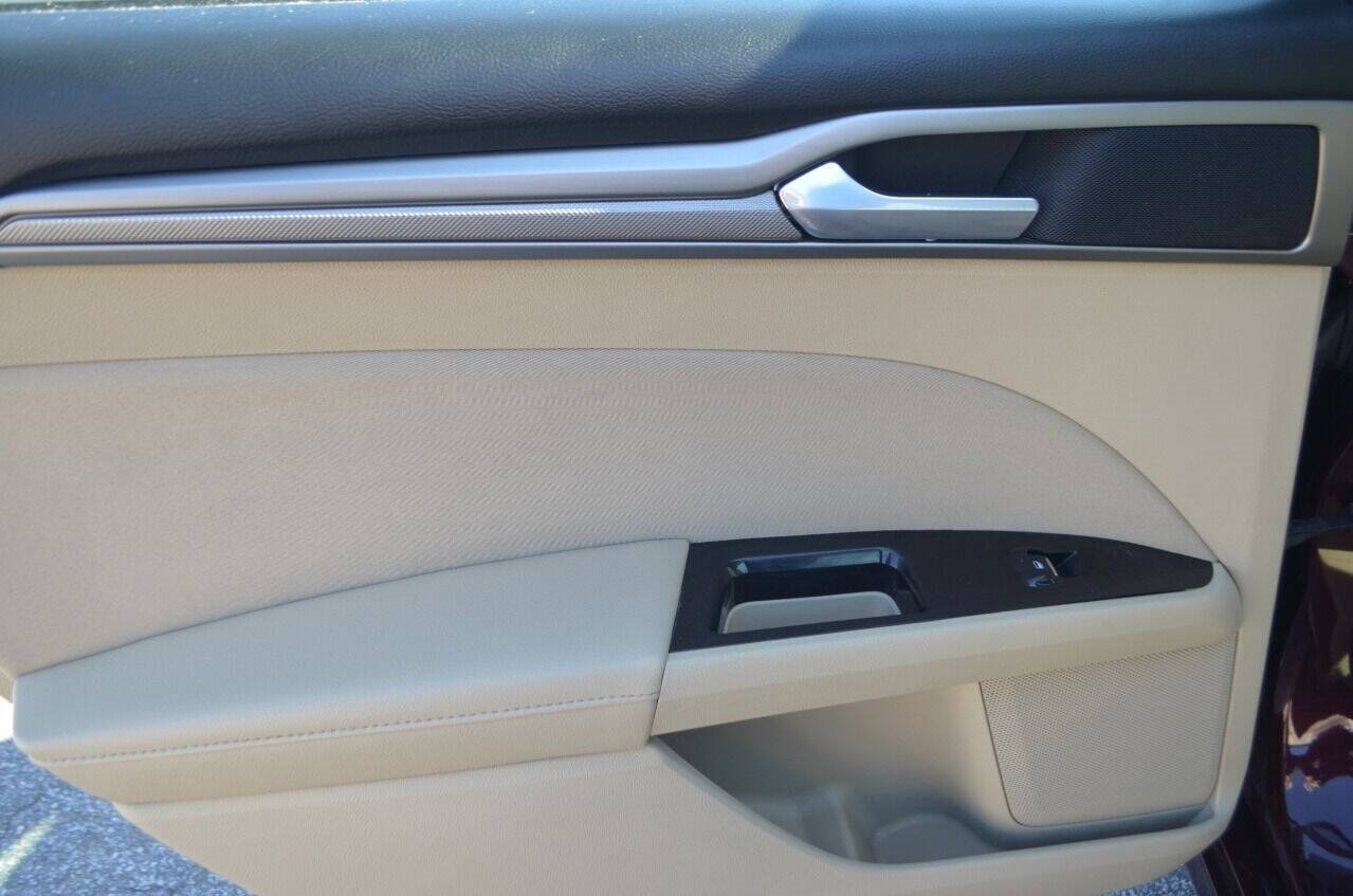 Used 2013 Ford Fusion SE image 21