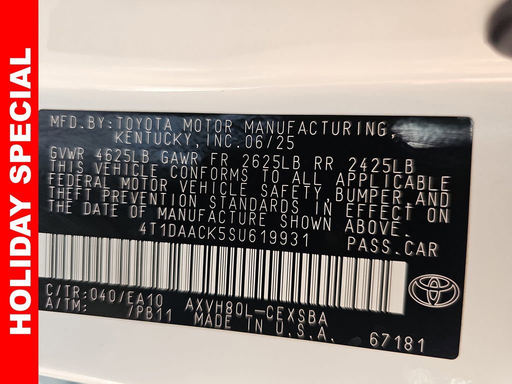 Used 2025 Toyota Camry SE image 40