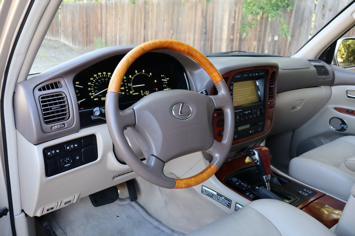 Used 2001 Lexus LX 470 4WD image 17