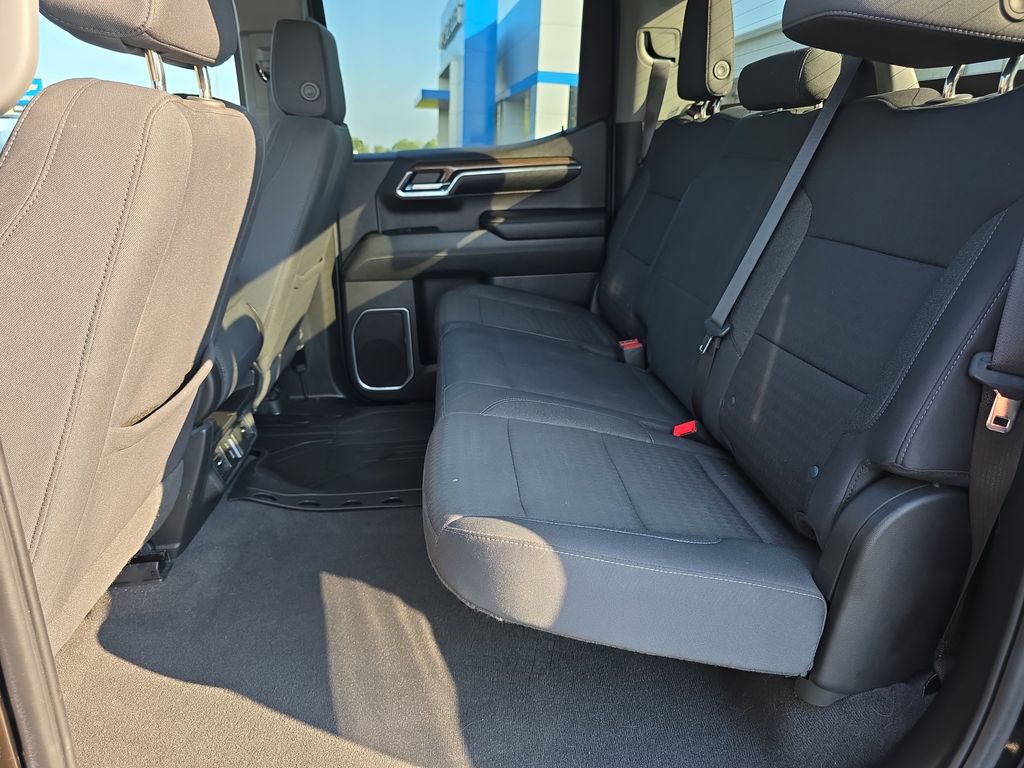 Used 2024 Chevrolet Silverado 1500 LT AWD/4WD image 16