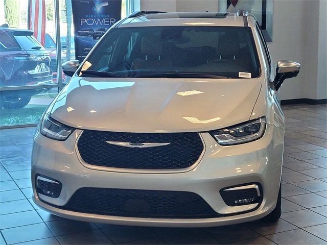 New 2023 Chrysler Pacifica Pinnacle image 2