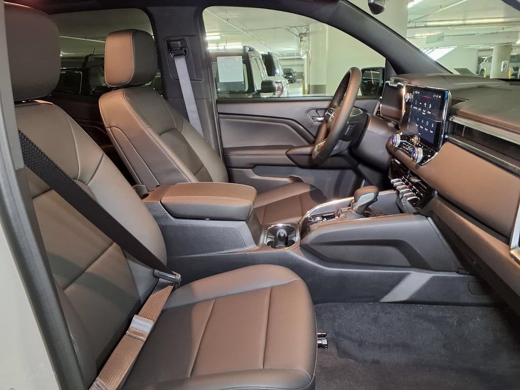 New 2026 GMC Canyon Elevation w/ LPO, Sports Bar Package RWD image 6