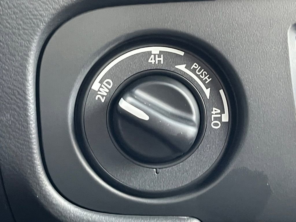 New 2025 Nissan Frontier PRO-4X image 12