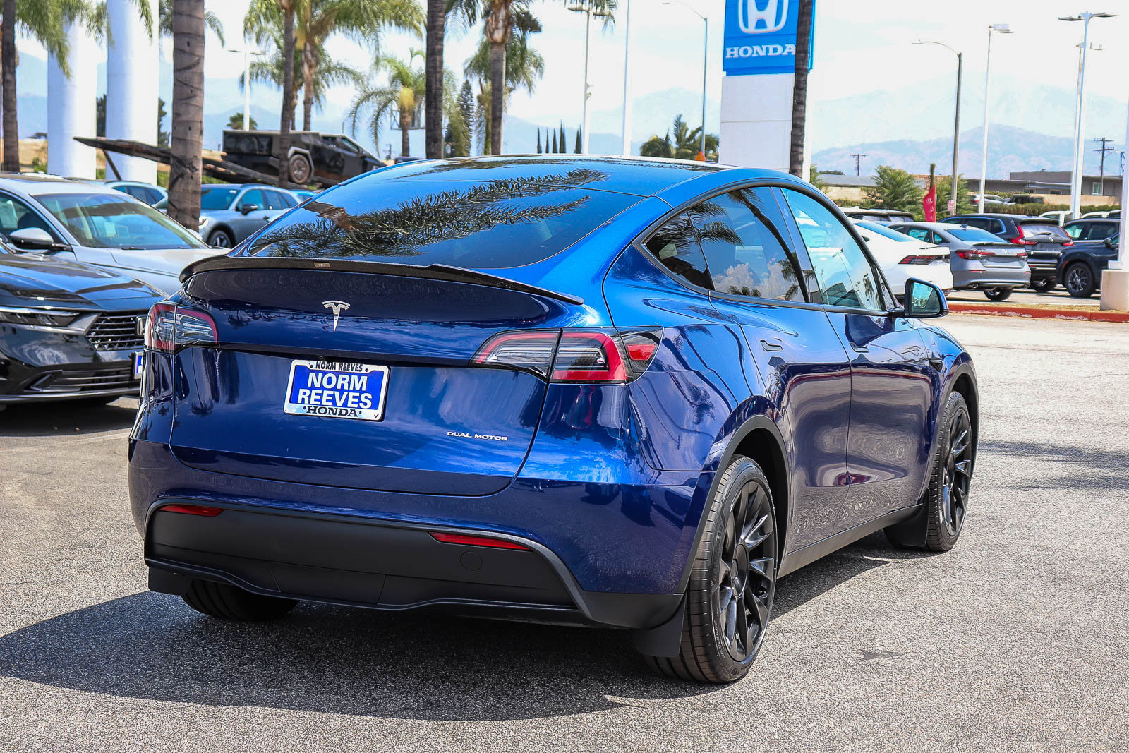 Used 2023 Tesla Model Y Long Range AWD/4WD image 11