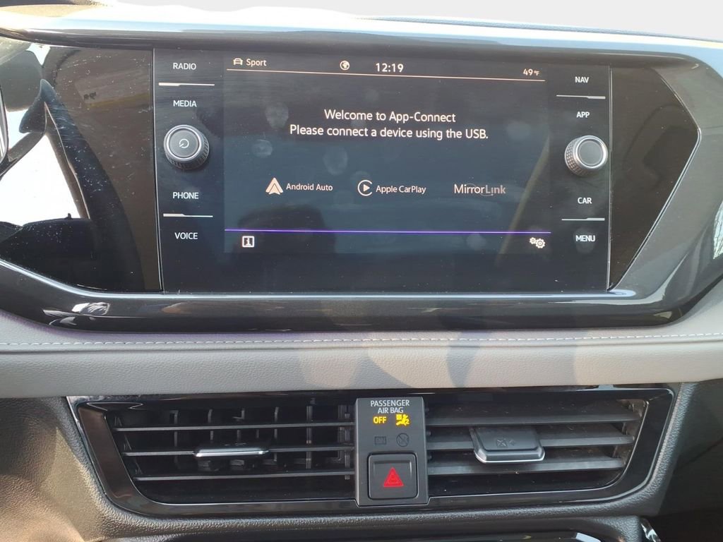 Used 2022 Volkswagen Taos SEL w/ Panoramic Sunroof Package image 17