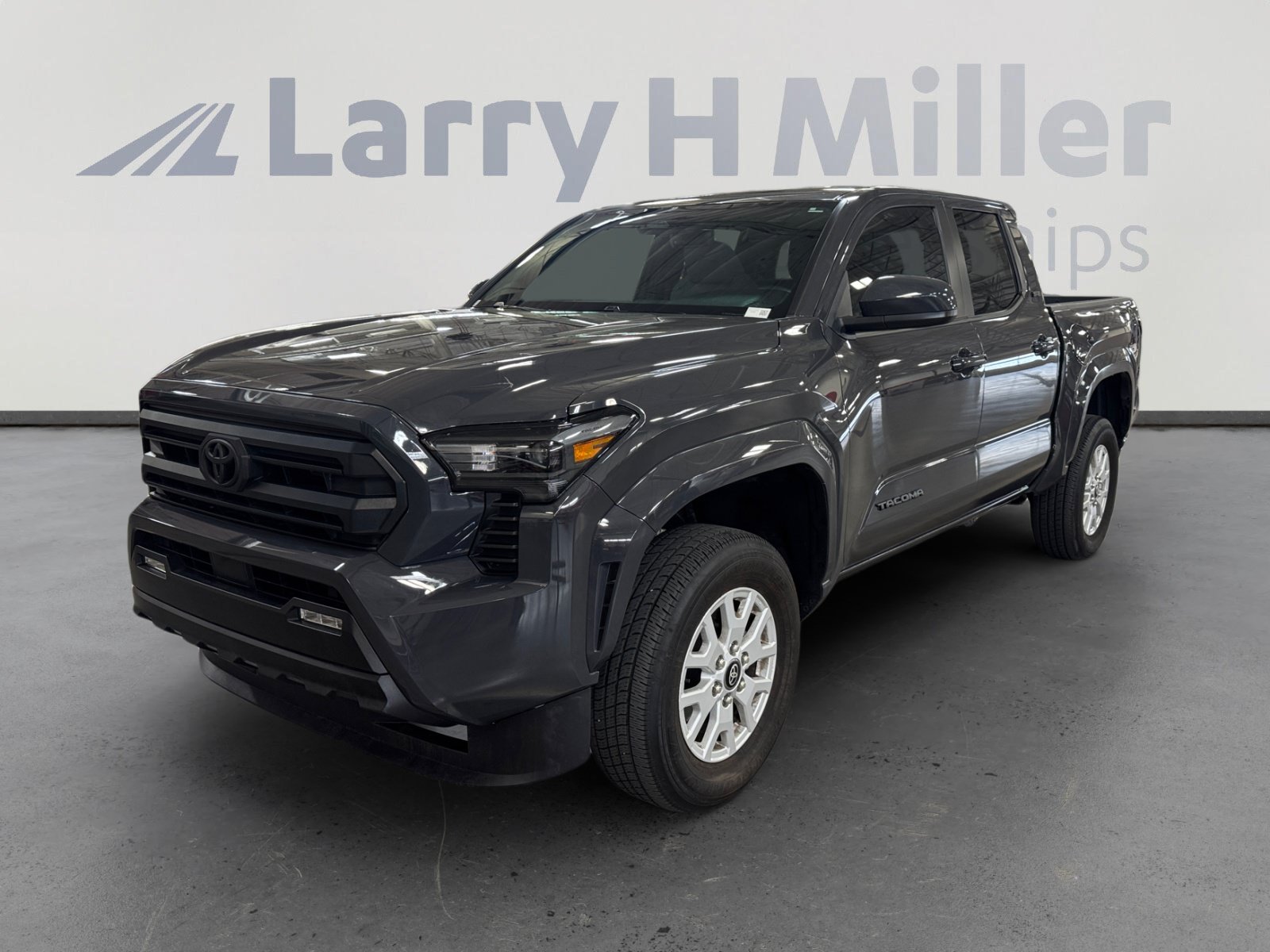 Certified 2025 Toyota Tacoma SR5 AWD/4WD image 1