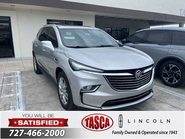 Used 2022 Buick Enclave Premium w/ Experience Buick Package FWD image 2