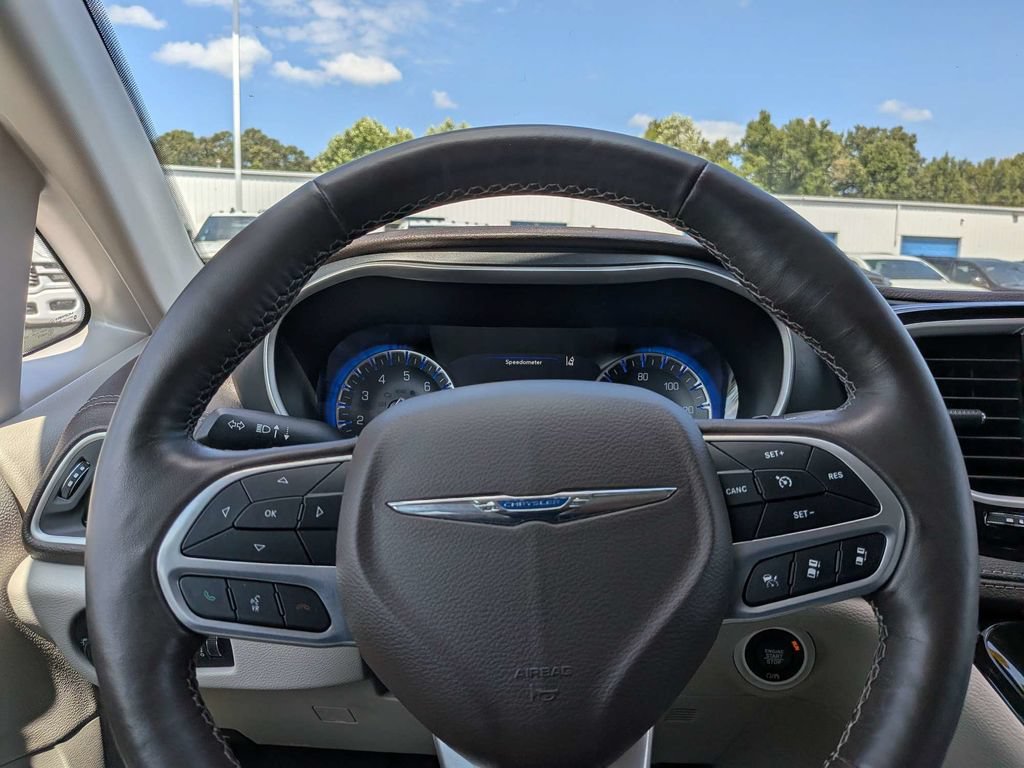 Used 2021 Chrysler Pacifica Touring-L w/ Premium & Safety Sphere Group FWD image 27
