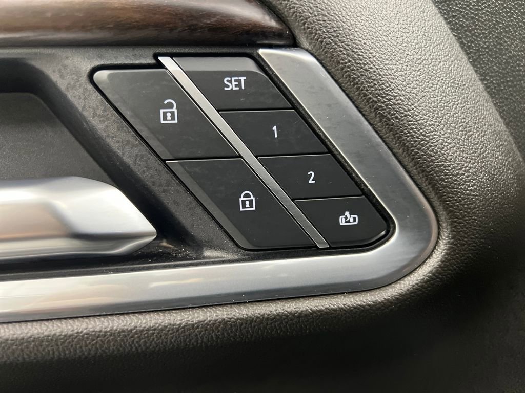 Used 2025 GMC Sierra 1500 SLT image 13