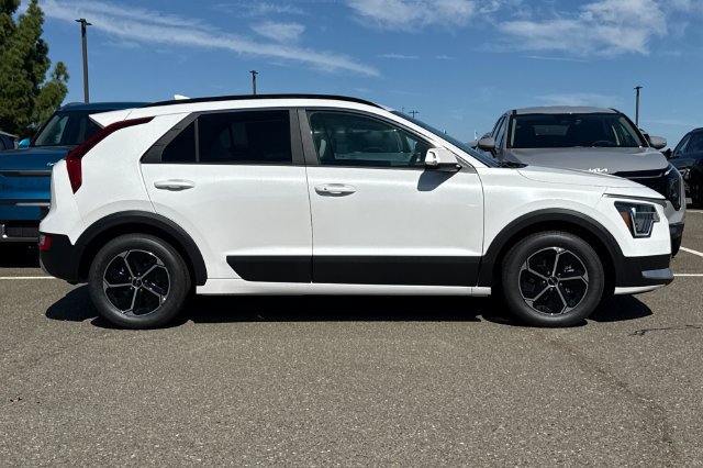 New 2026 Kia Niro EX w/ EX Premium Package FWD image 3