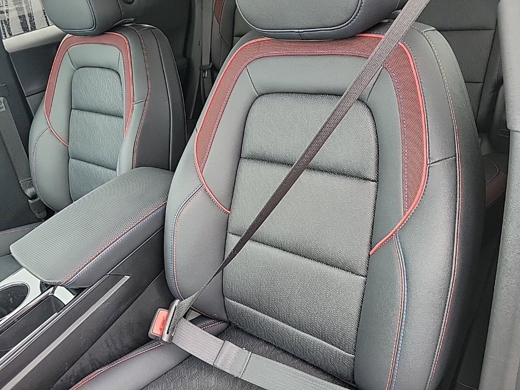 Used 2025 Chevrolet Equinox RS w/ Convenience Package III FWD image 12