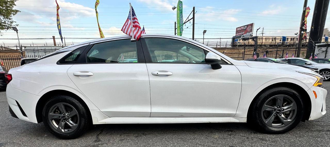 Used 2022 Kia K5 LXS FWD image 3