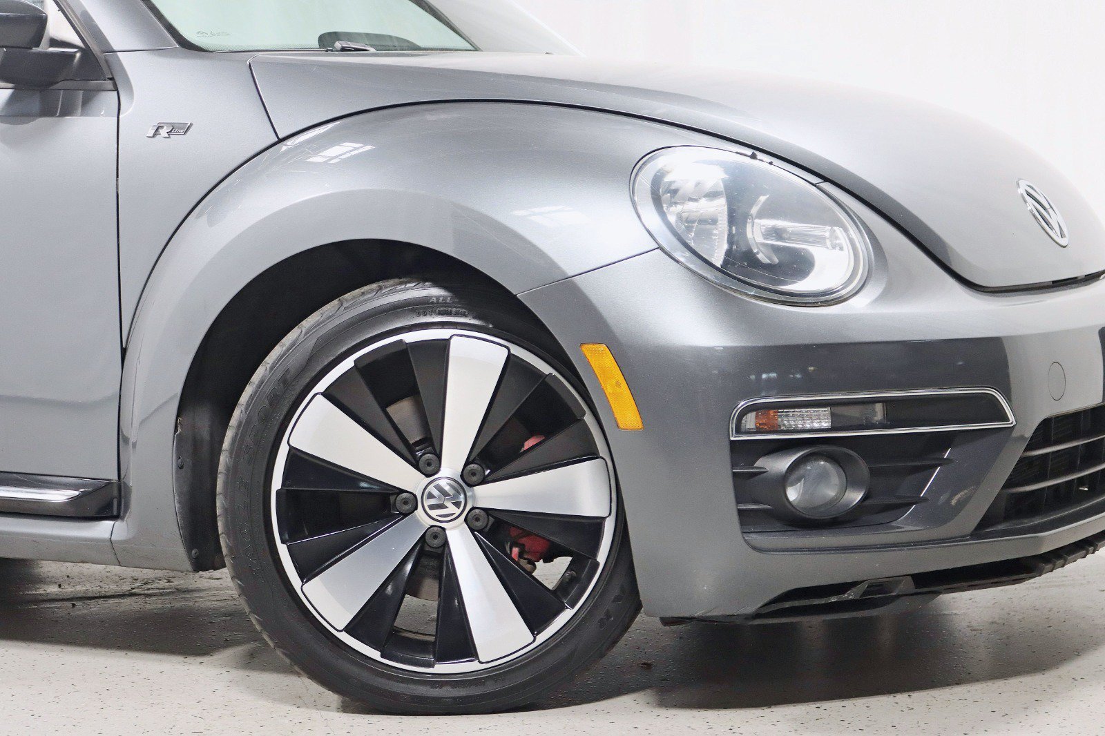 Used 2014 Volkswagen Beetle R-Line FWD image 5