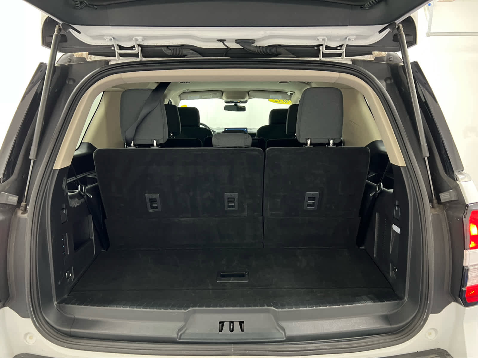 Used 2022 Ford Expedition XLT image 8