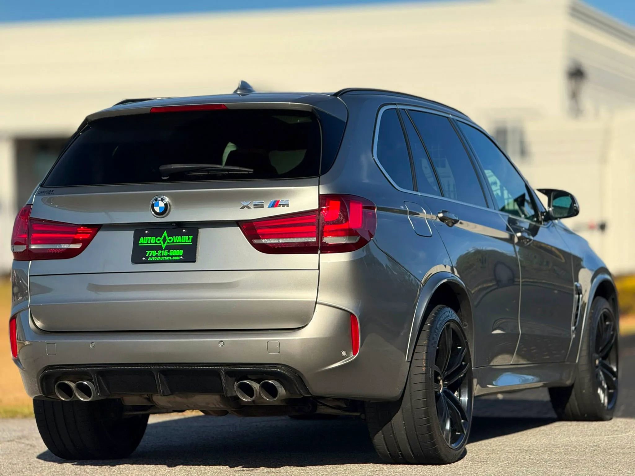 Used 2016 BMW X5 M image 11