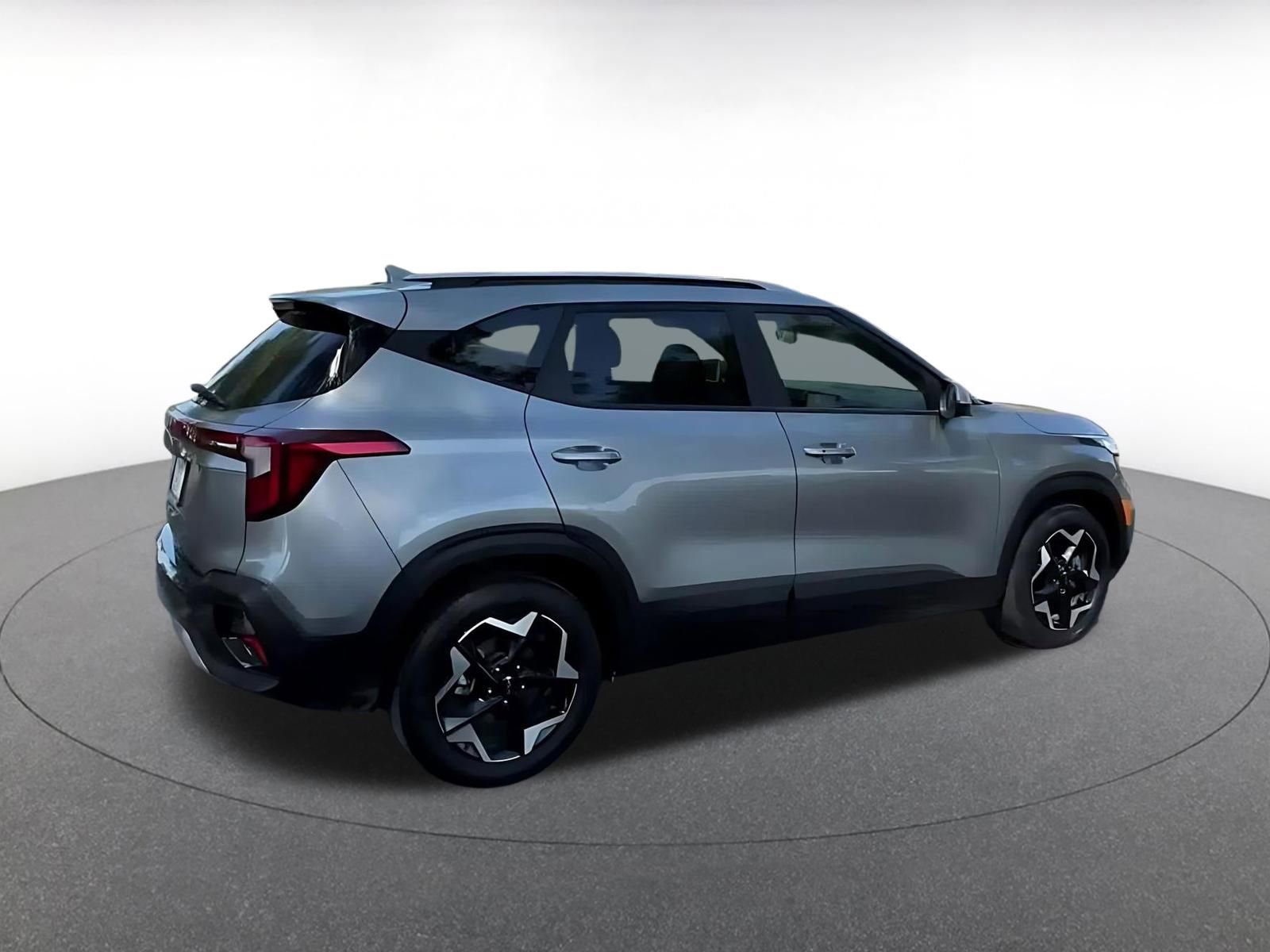 Used 2025 Kia Seltos S FWD image 14