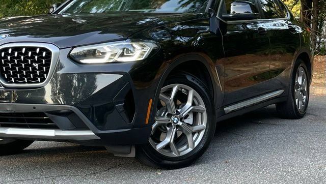Used 2023 BMW X4 xDrive30i w/ Convenience Package AWD/4WD image 3