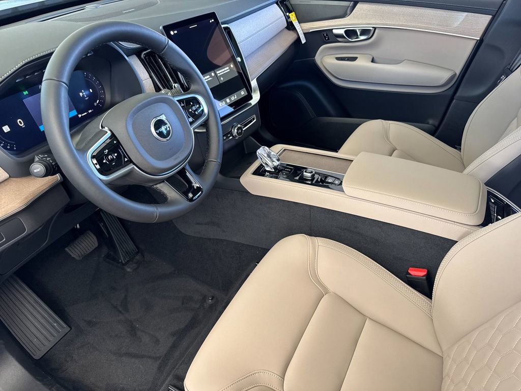 New 2026 Volvo XC90 B6 Plus w/ Protection Package Premier image 9