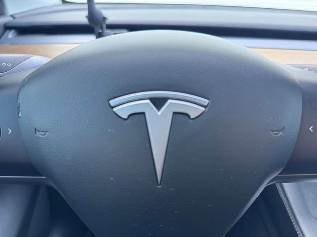 Used 2022 Tesla Model Y Performance image 7
