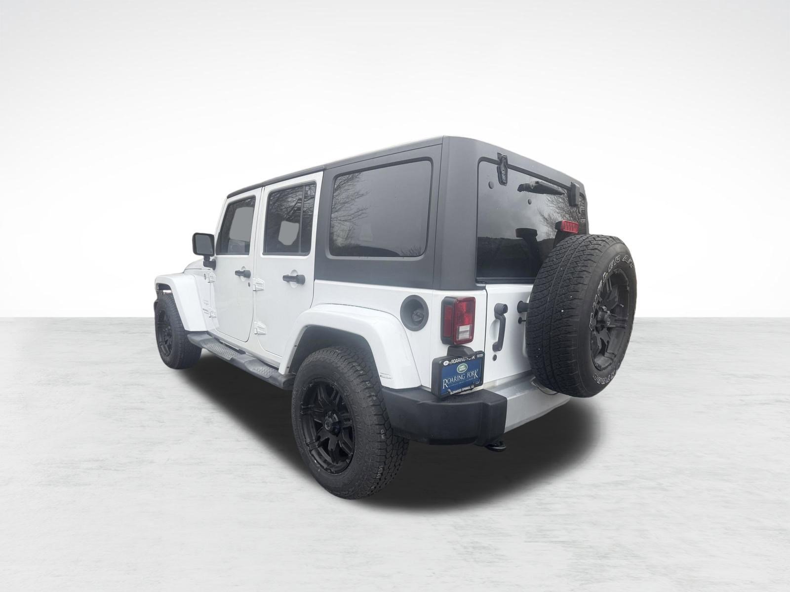 Used 2013 Jeep Wrangler Unlimited Sahara image 3