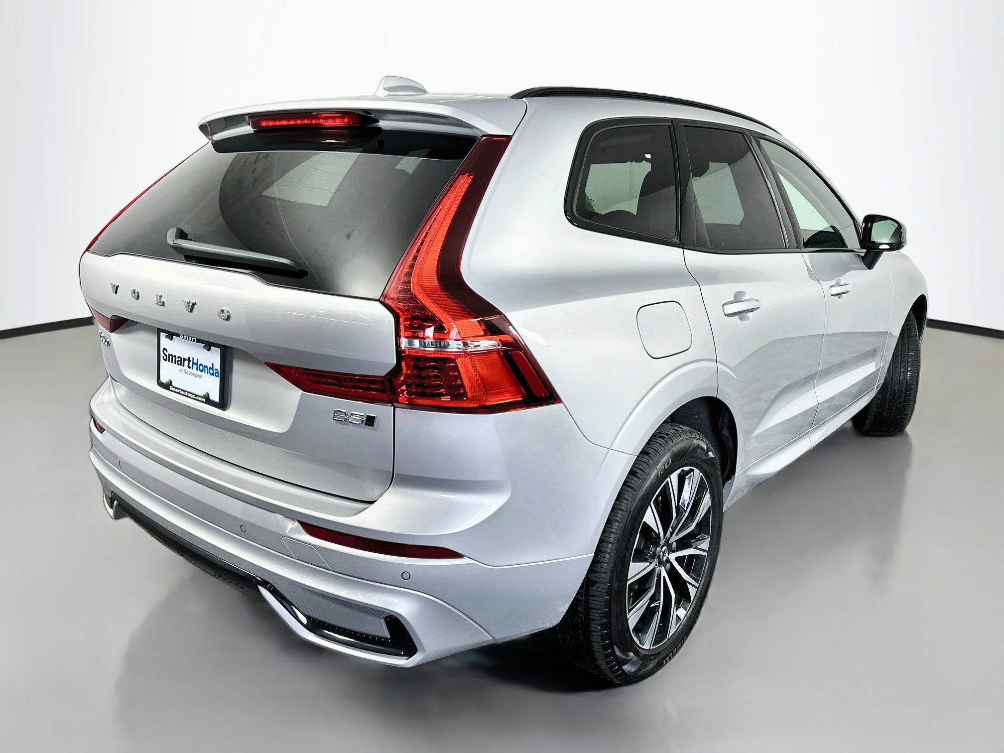 Used 2025 Volvo XC60 B5 Core w/ Climate Package AWD/4WD image 7