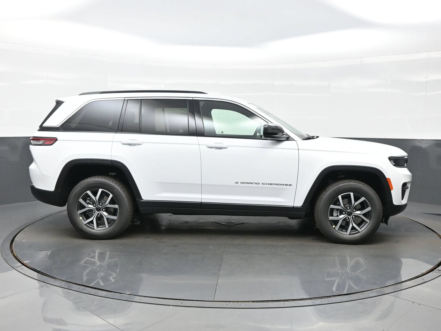 New 2027 Jeep Grand Cherokee Laredo AWD/4WD image 10