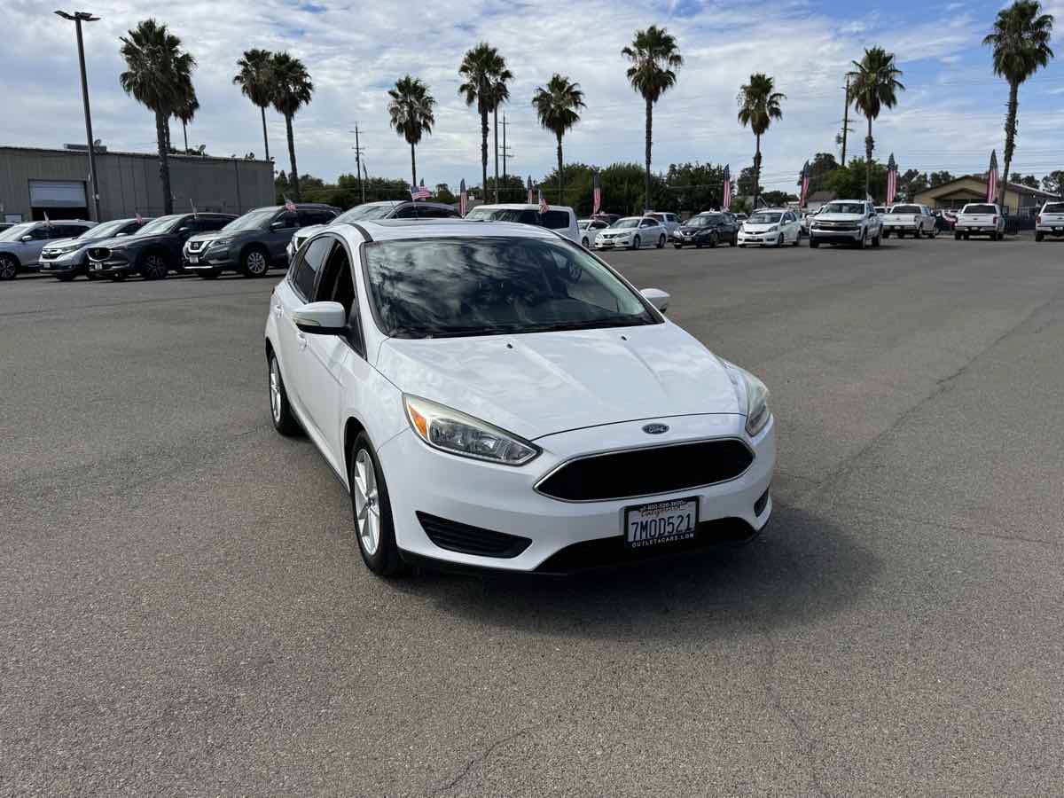 Used 2015 Ford Focus SE FWD image 3