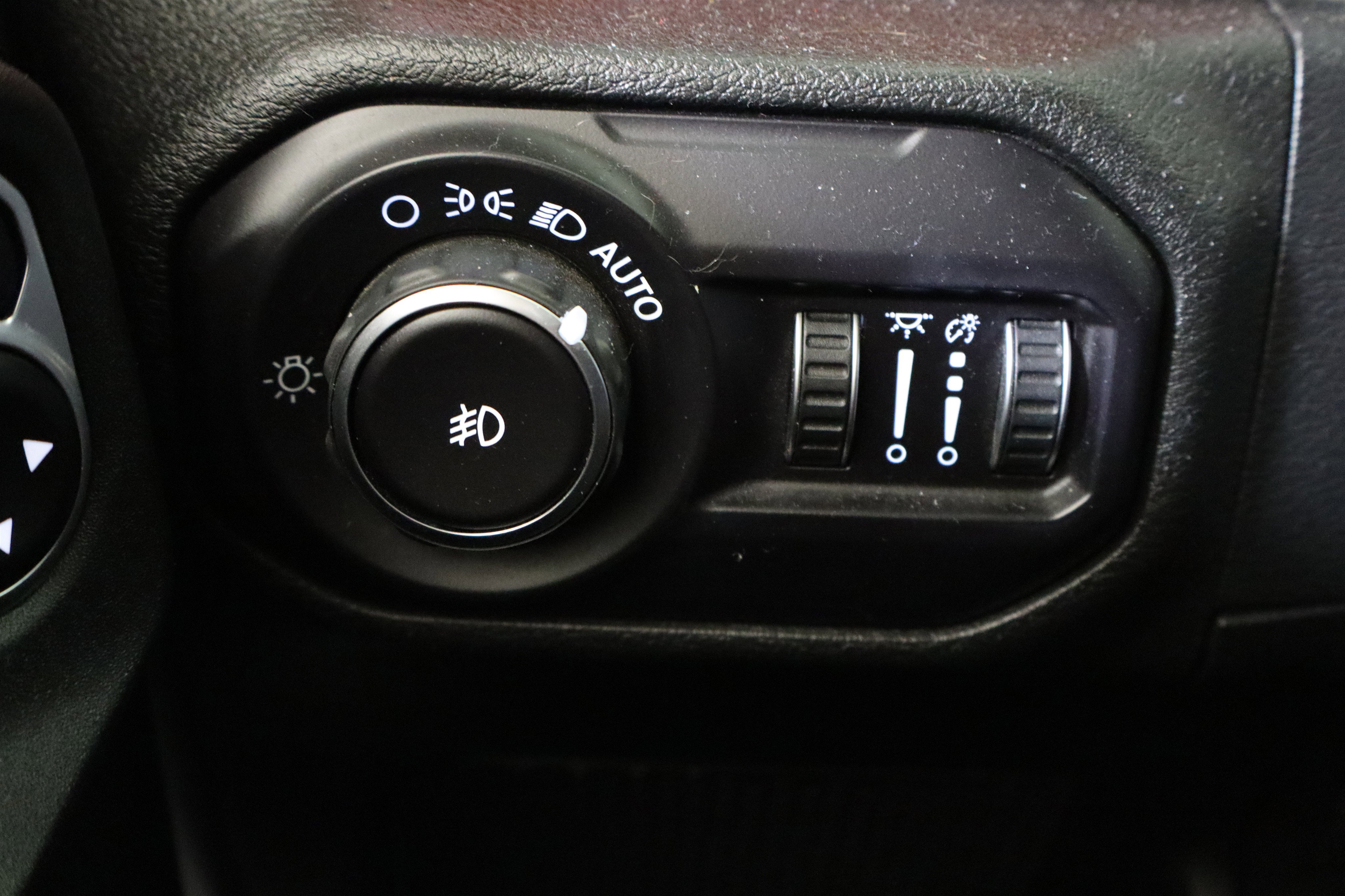 Used 2018 Jeep Wrangler Unlimited Rubicon image 25