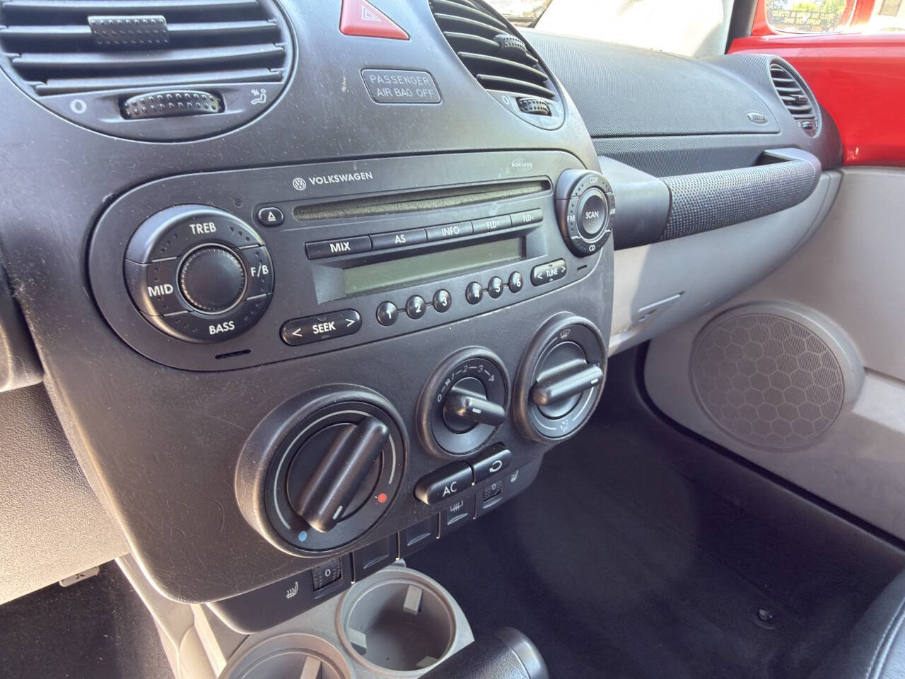 Used 2005 Volkswagen Beetle GLS FWD image 73