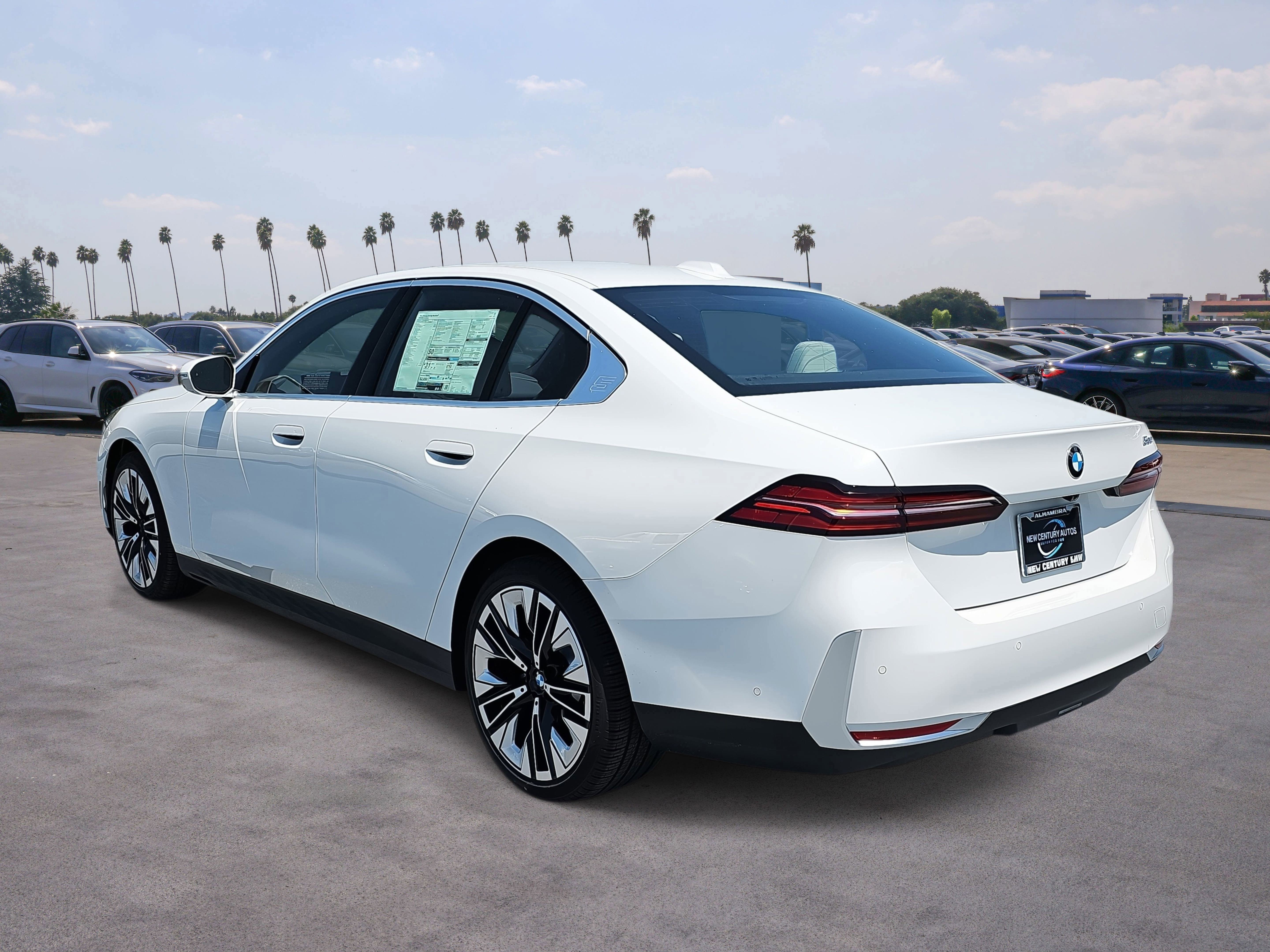 Used 2025 BMW 530i w/ Premium Package RWD image 7
