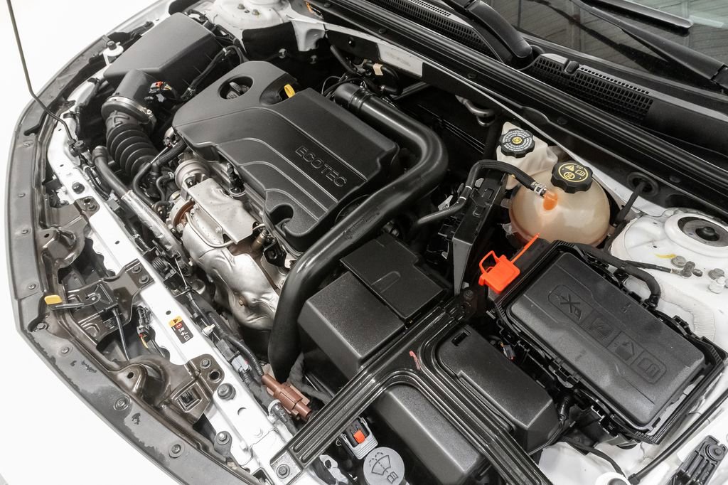 Used 2023 Chevrolet Malibu LT image 4