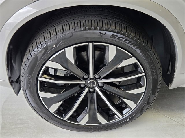 Certified 2025 Volvo XC90 B5 Plus image 26