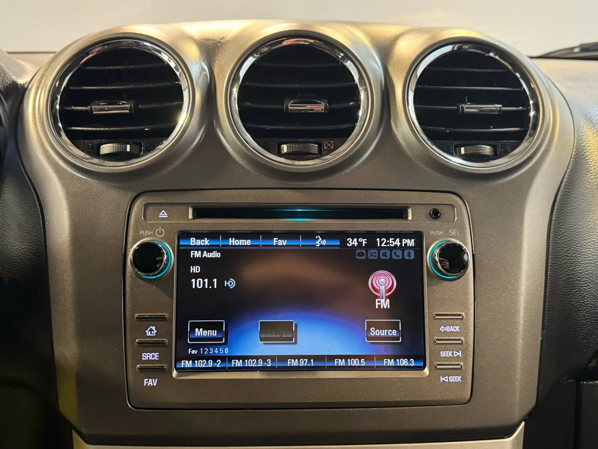 Used 2014 Chevrolet Captiva Sport LT w/ Convenience Package image 11