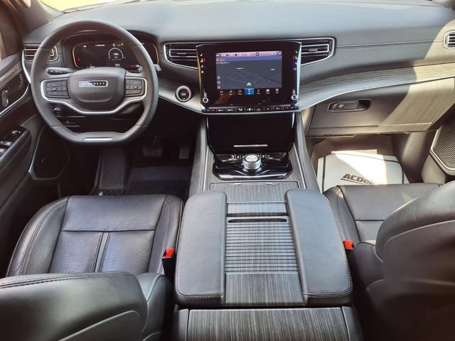 Used 2024 Jeep Wagoneer L Series II w/ Flexible Seating Group RWD image 8