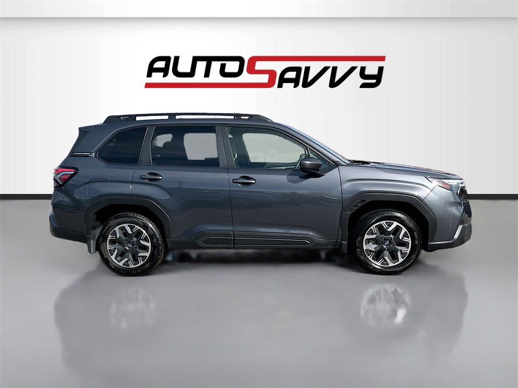 Used 2025 Subaru Forester Premium image 8