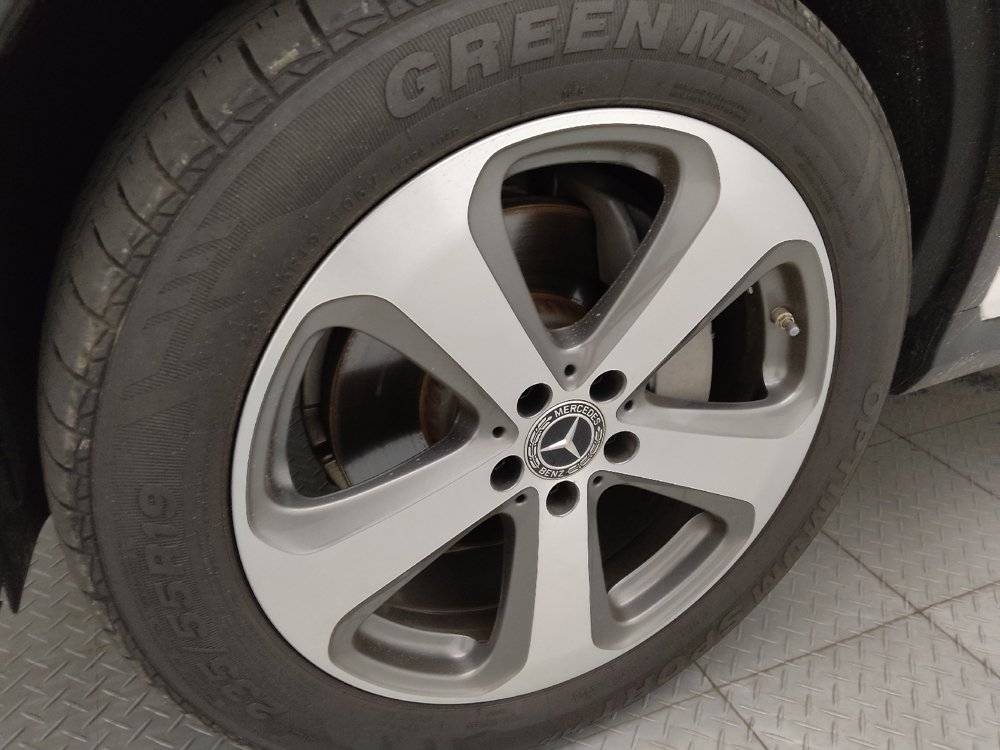 Used 2019 Mercedes-Benz GLC 300 w/ Premium Package image 31