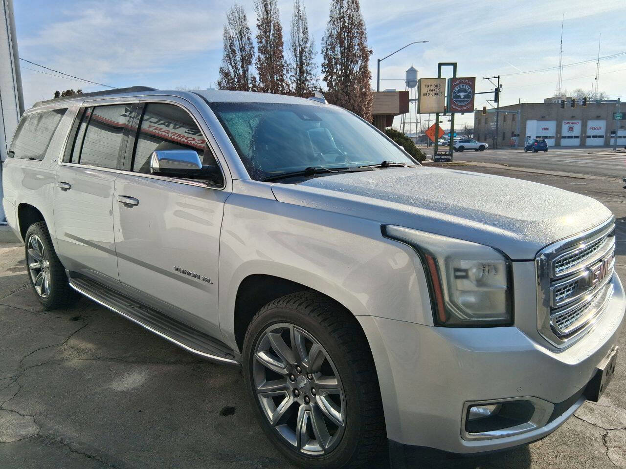 Used 2016 GMC Yukon XL SLT image 7