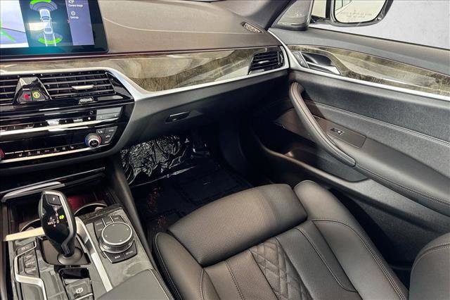 Used 2023 BMW 540i w/ Premium Package RWD image 22