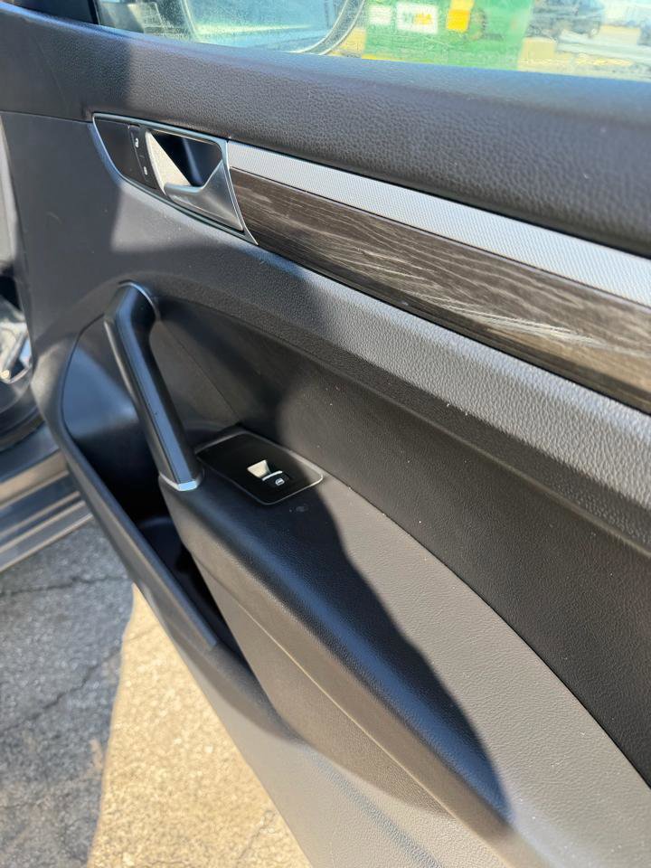 Used 2017 Volkswagen Passat 1.8T SE FWD image 42